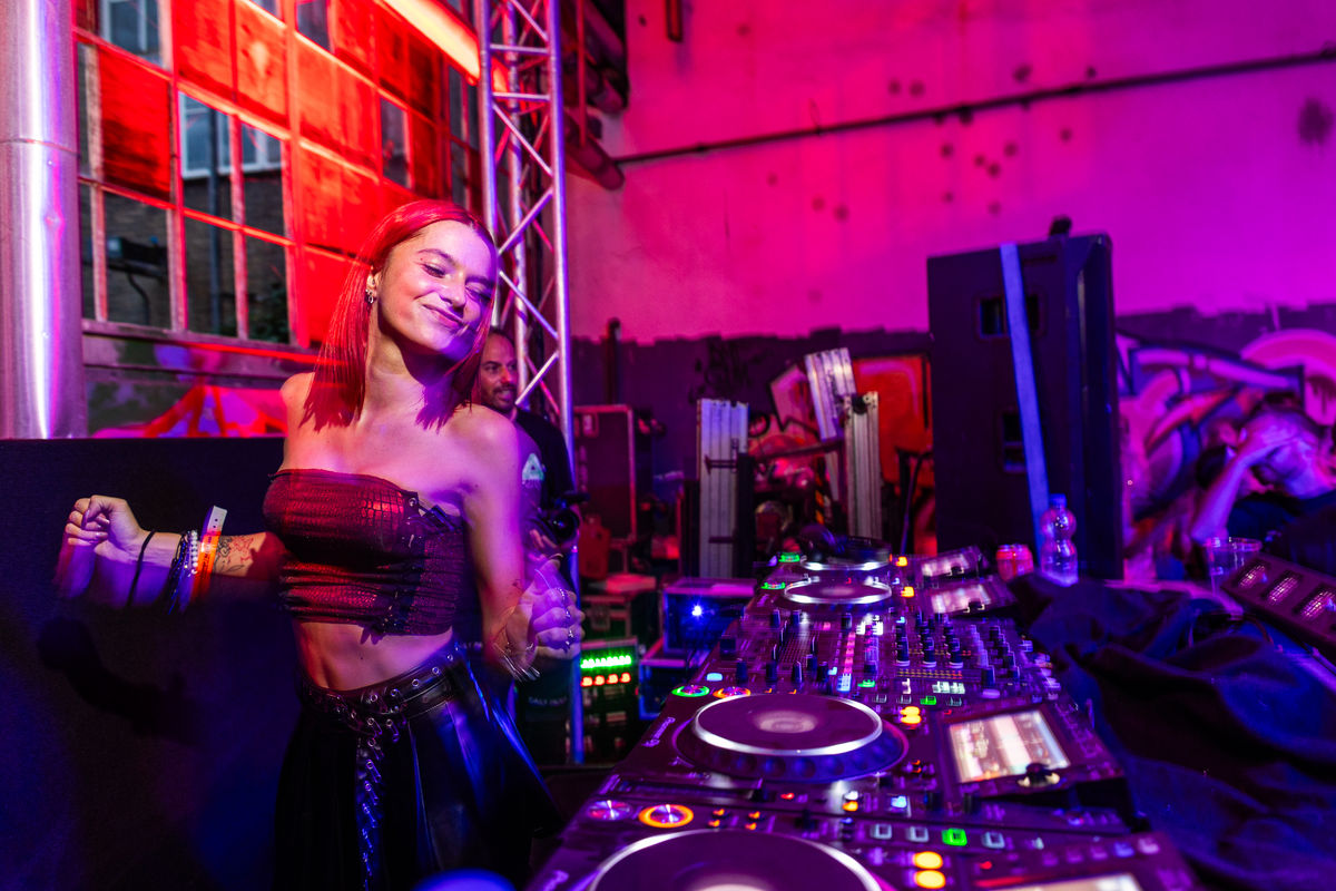 Loading... just a sec